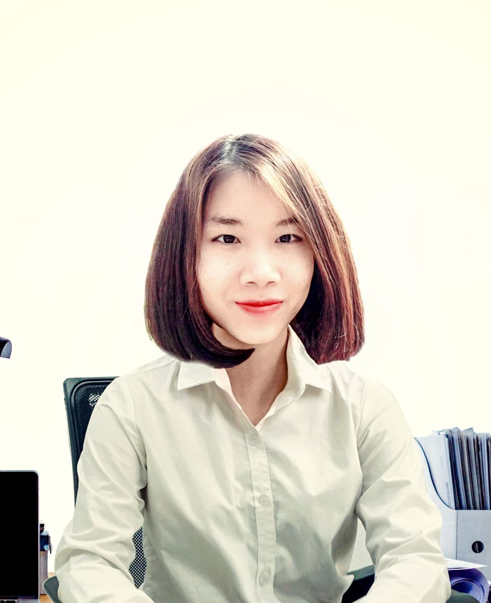 Ms. Thu Trang- Travel Consultant